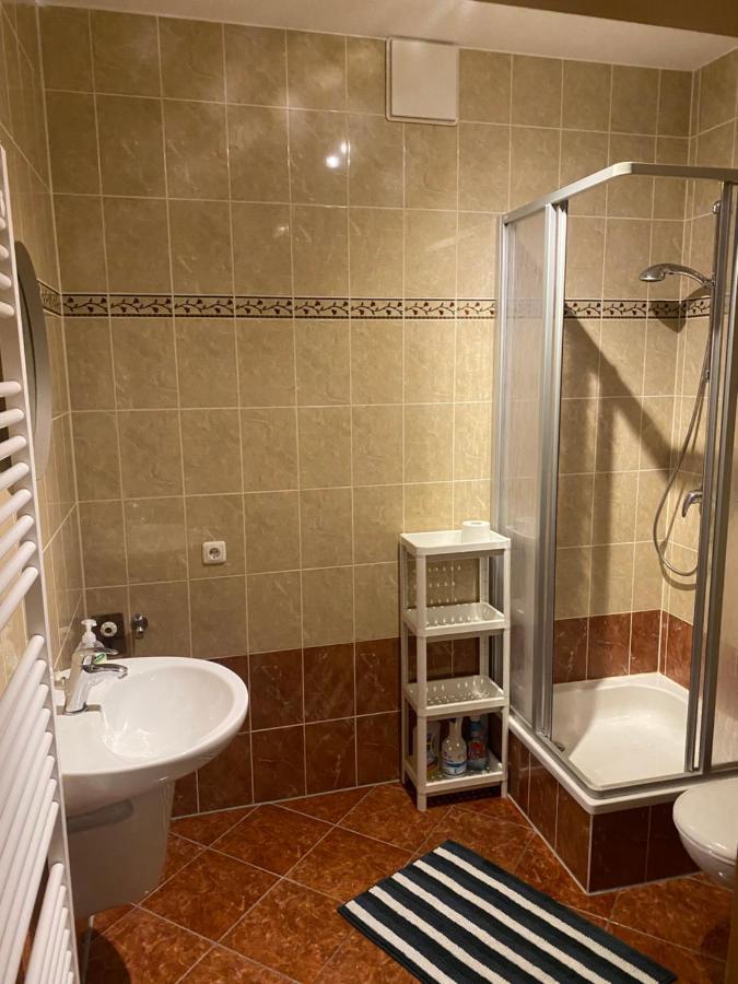 Ferienwohnung Am Holzwurm Риза Экстерьер фото
